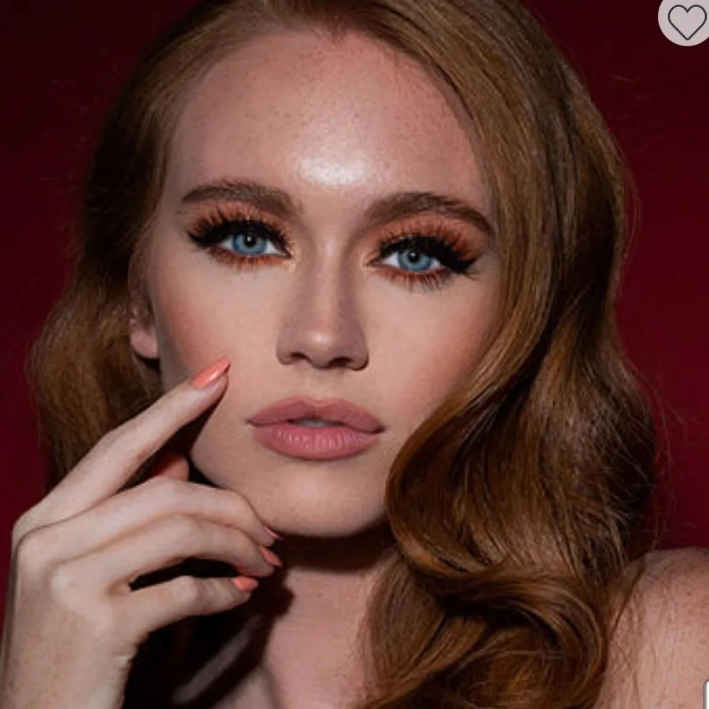 Violet Voss 🎁 violet